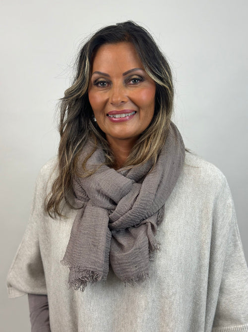 Lataa kuva 1. Viskoosi huivi, useita värejä