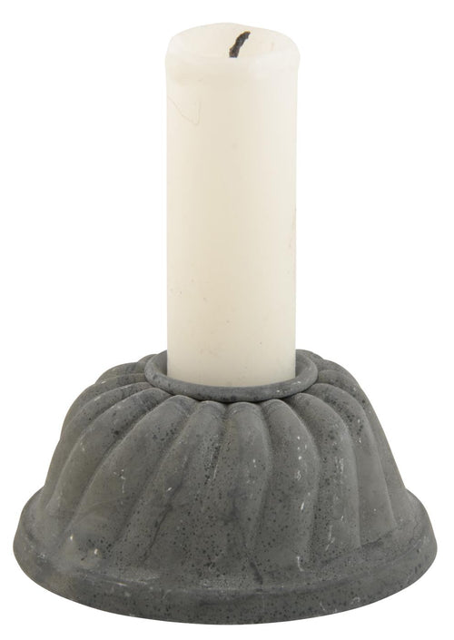 Lataa kuva 1. Ib Laursenin kakkuvuoka-kynttilänjalka