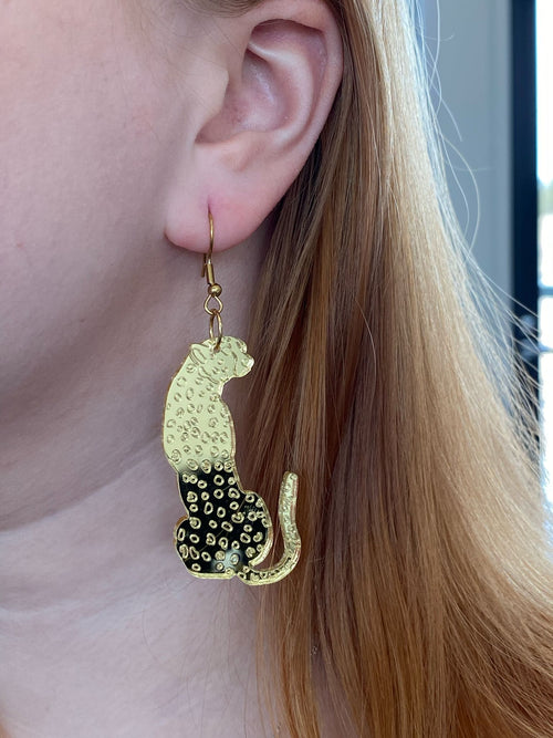 Lataa kuva 1. ArtTiina korvakorut, kultainen leopardi