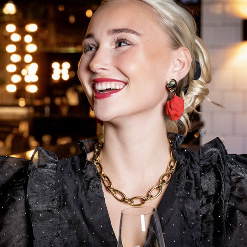 Lataa kuva 1. Paloma-korvakoru