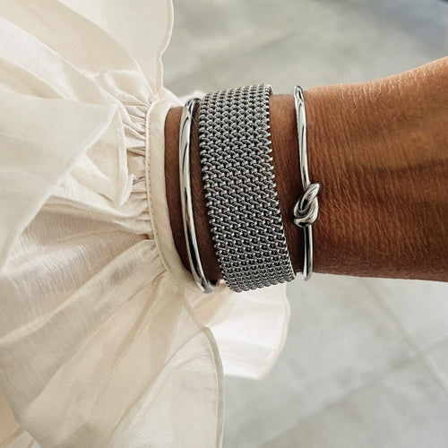 Lataa kuva 1. Barcelona käsirengas hopea