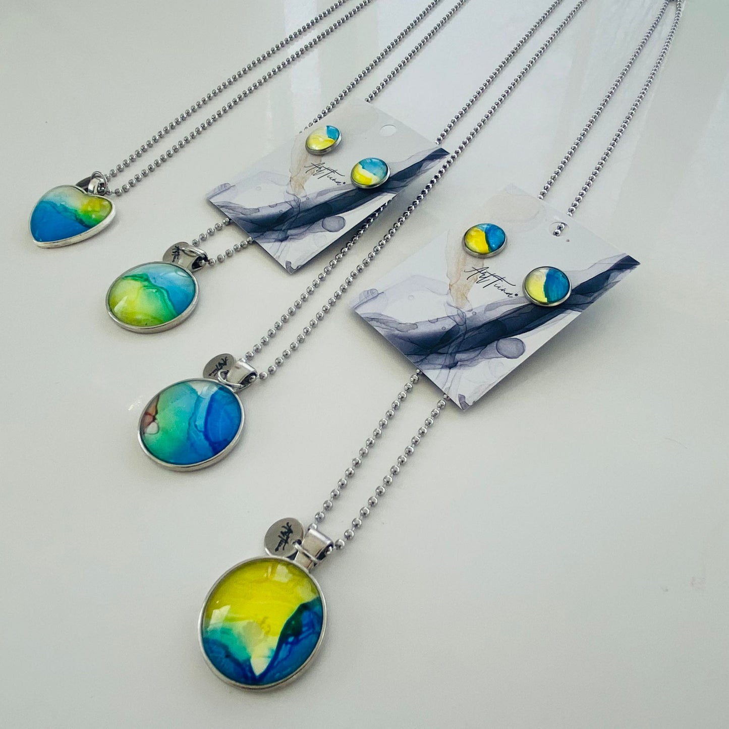 Ukraina sydämessä, korvakorut